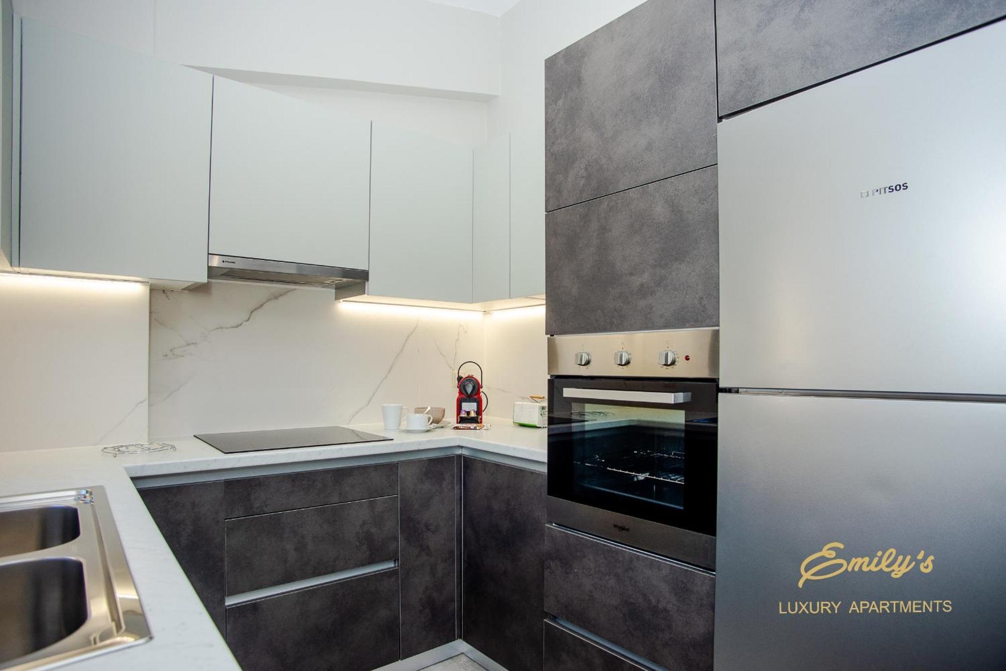 Emily'S Luxury Apartments Argostoli  Exterior photo