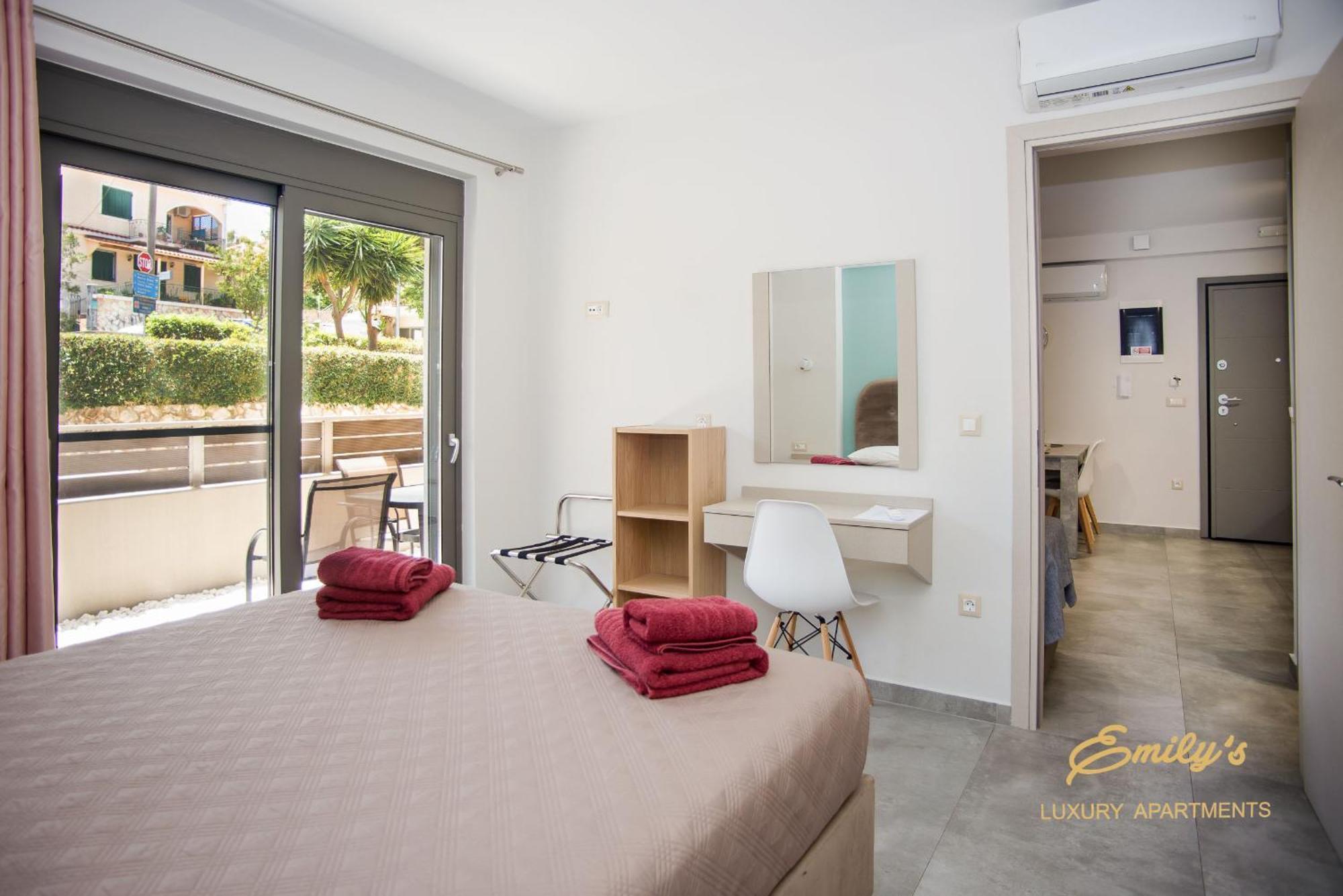 Emily'S Luxury Apartments Argostoli  Exterior photo