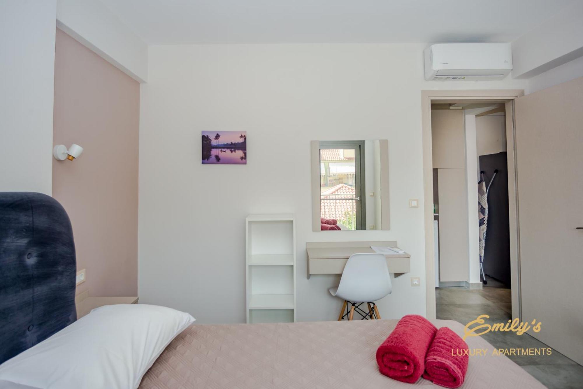 Emily'S Luxury Apartments Argostoli  Exterior photo