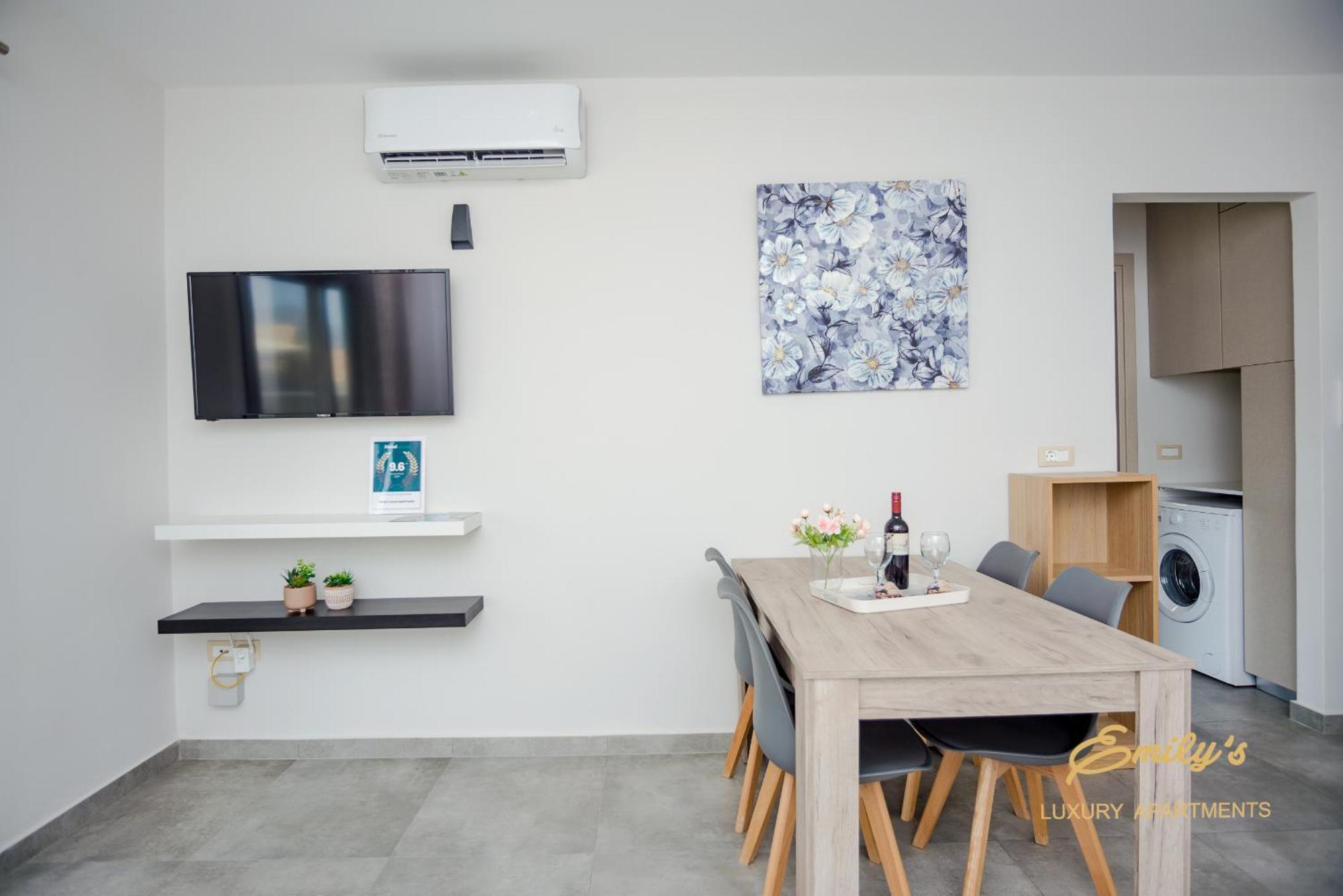 Emily'S Luxury Apartments Argostoli  Exterior photo